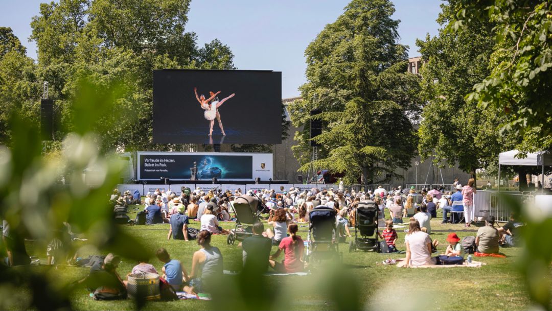 „Ballett im Park“ lockt tausende Besucher in den Oberen Schlossgarten 